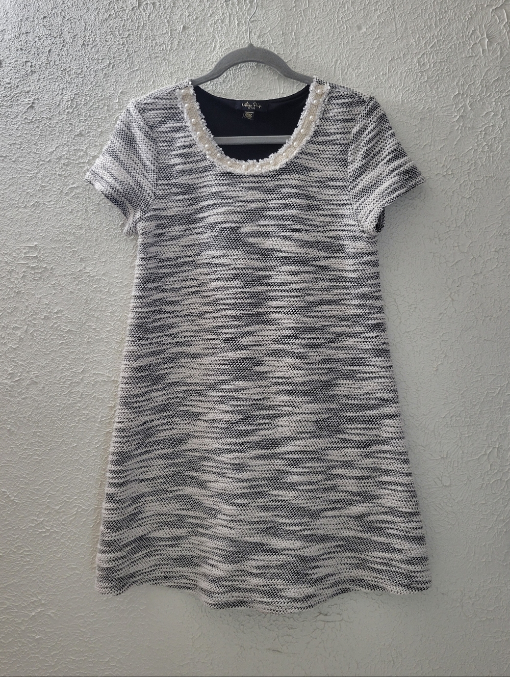 Melissa Paige Sz M Shift Dress Tweed Textured Pearl Neckline Short Sleeve Knee